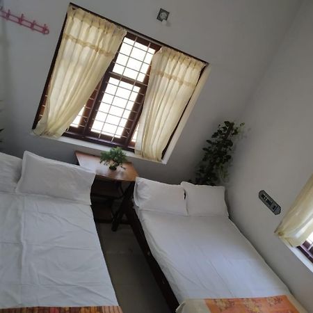 Avani Home Stay Iritti Bagian luar foto
