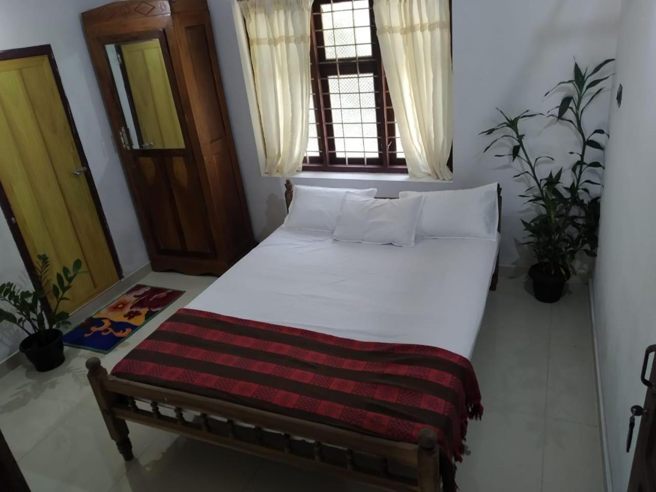 Avani Home Stay Iritti Bagian luar foto